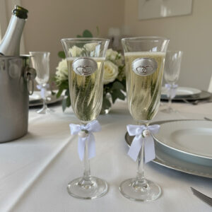 Pahare Sampanie Miri Argintate cu Medalion Verighete